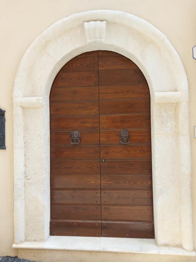 Il Caddi - Caratteristico Monolocale In Pieno Centro Storico Apartment LʼAquila Exterior foto