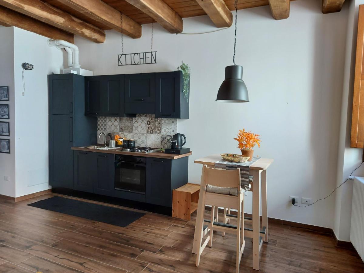 Il Caddi - Caratteristico Monolocale In Pieno Centro Storico Apartment LʼAquila Exterior foto